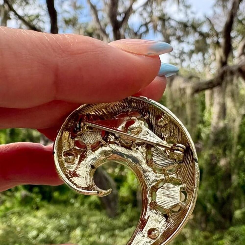 ✨ Vintage Gold Crescent Moon Brooch / Pendant with Pearl & Crystal Flowers ✨ - Picture 4 of 4